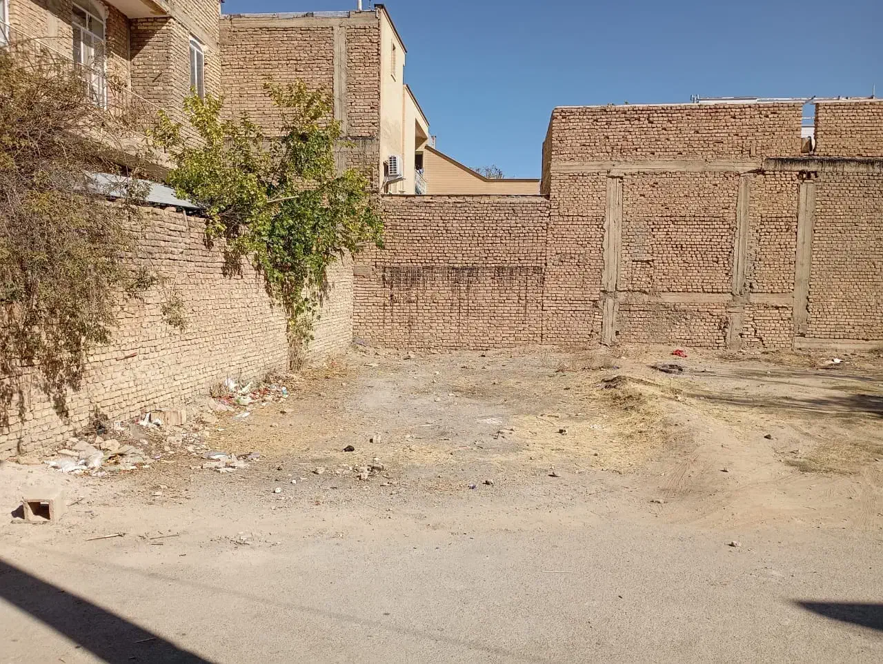 زمین مسکونی دارای پروانه ی ساخت سه طبقه ۱۳۳متر|فروش زمین و ملک کلنگی|اقلید, |دیوار