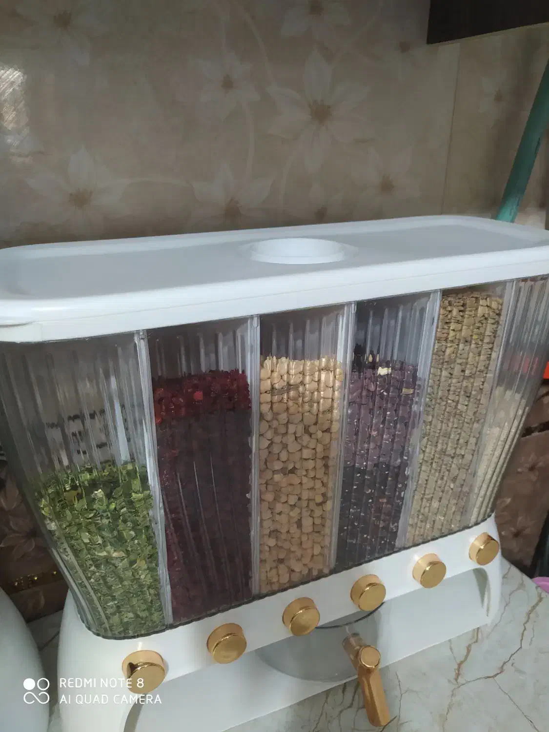 جا حبوباتی دوتا دارم میخام بفروشم|ظروف نگهدارنده، پلاستیکی، یکبارمصرف|یاسوج, |دیوار