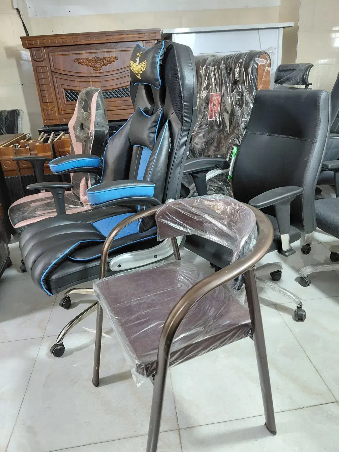 میز کد ۷۰ صندلی کد۵۹۰ مدیریتی کد۶۰ کارمندی|مبلمان اداری|کرج, حصارک پایین|دیوار