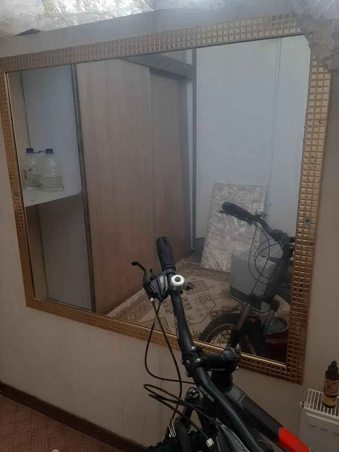 آینه|آینه|نجف‌آباد, امیرآباد|دیوار