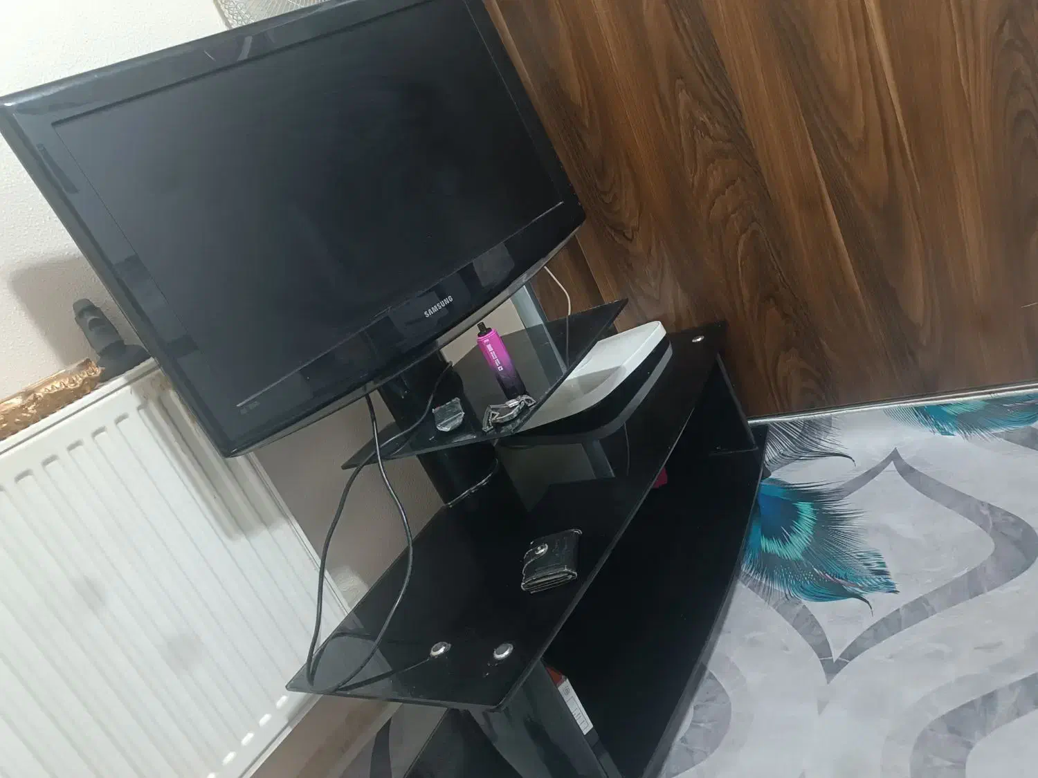 میز تلویزیون سامسونگ 32اینچ|تلویزیون و پروژکتور|شاهین‌شهر, گرگاب|دیوار