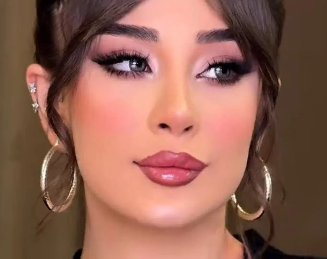 میکاپ با بهترین متریال و متد جهت جذب مشتری|خدمات آرایشگری و زیبایی|پارس‌آباد, |دیوار