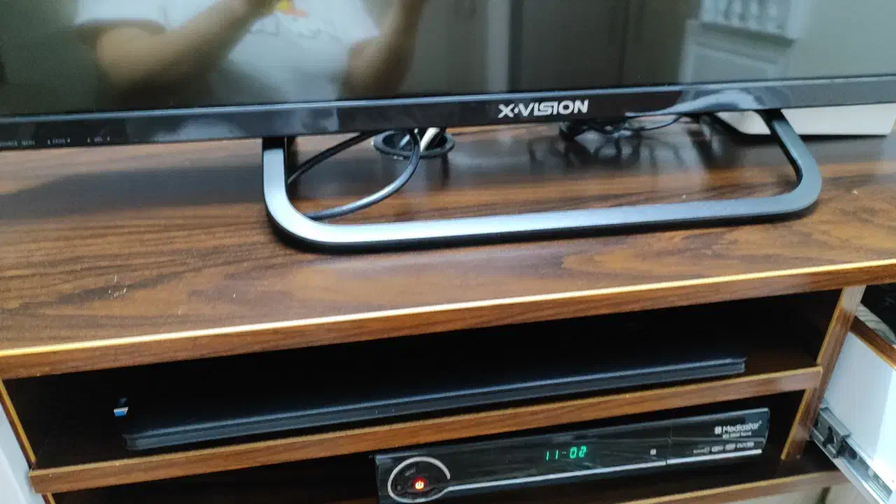 تلویزیون ۴۲|تلویزیون و پروژکتور|کهریزک, |دیوار