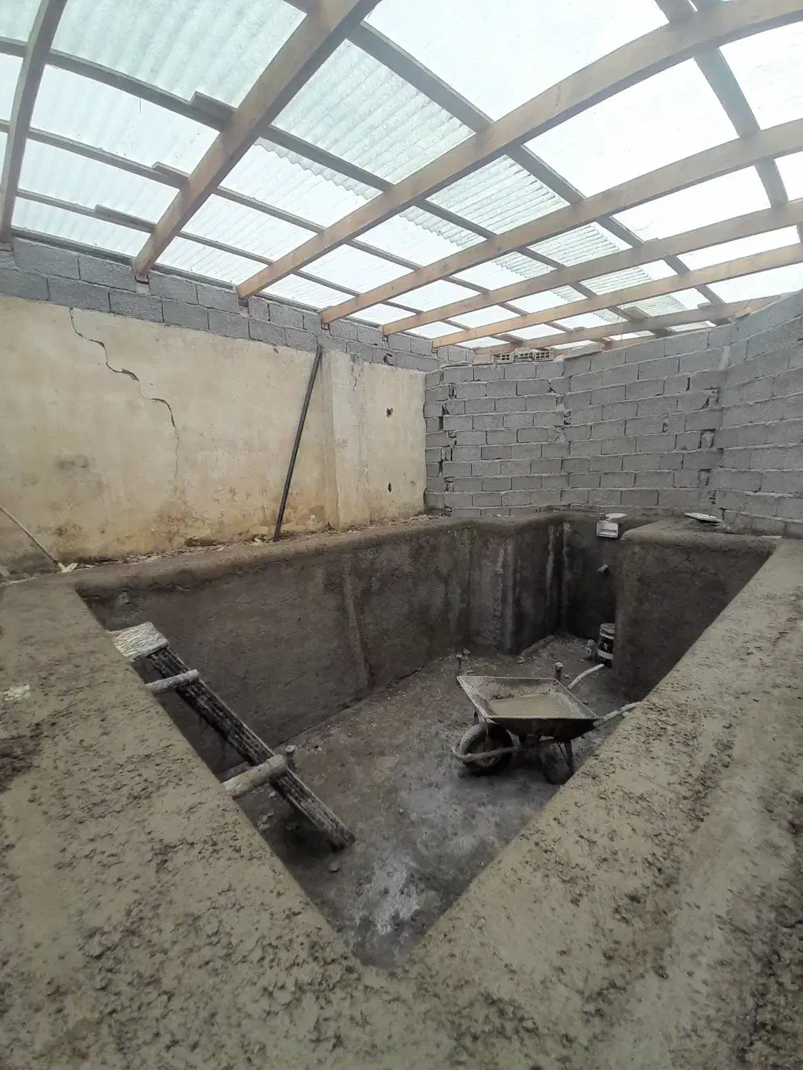 اجرای استخر باسی سال تجربه|خدمات پیشه و مهارت|رشت, جماران|دیوار