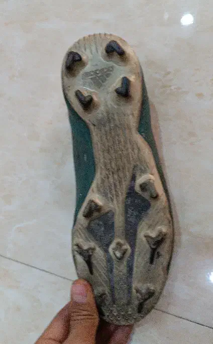 استوک  فوتبال اورجینال آدیداس سایز ۳۹،۴۰|کیف، کفش، کمربند|نسیم‌شهر, |دیوار