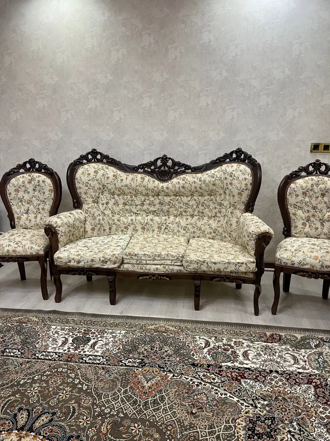 مبل سلطنتی تمیز|مبلمان خانگی و میز عسلی|تاکستان, |دیوار