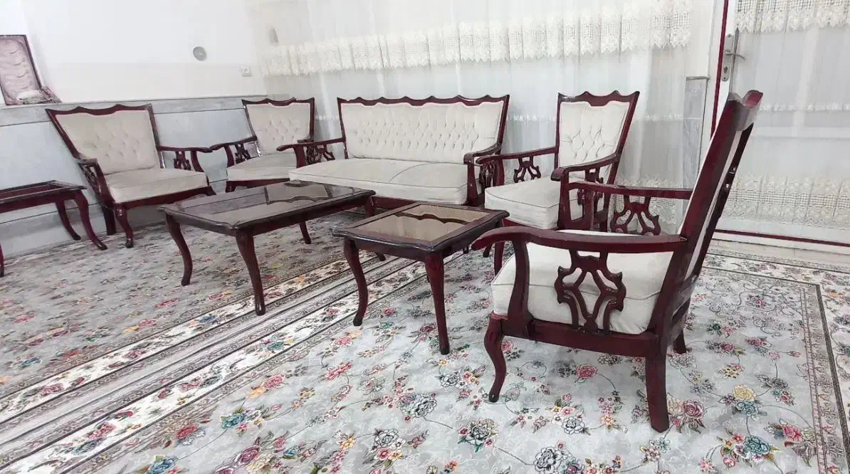 مبل ۷ نفره و میز ناهار خوری ۴ نفره|مبلمان خانگی و میز عسلی|آران و بیدگل, |دیوار