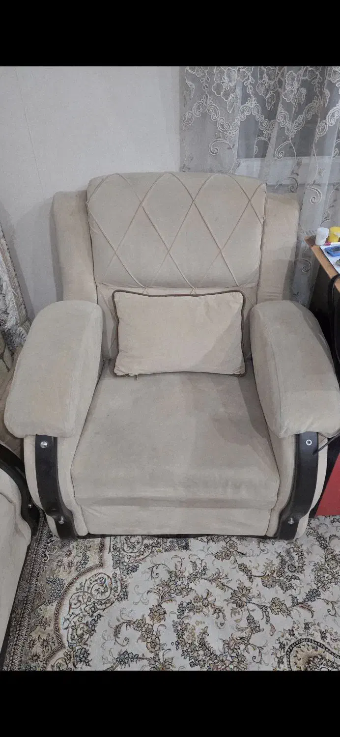 فروختن این دو تا مبل به دلیل کمبود جا|مبلمان خانگی و میز عسلی|شهریار, شهرک وائین|دیوار