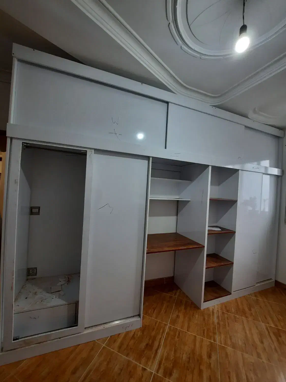 ساخت و تعمیرات کمد و کابینت و انواع صنایع چوبی|خدمات پیشه و مهارت|رشت, باهنر|دیوار