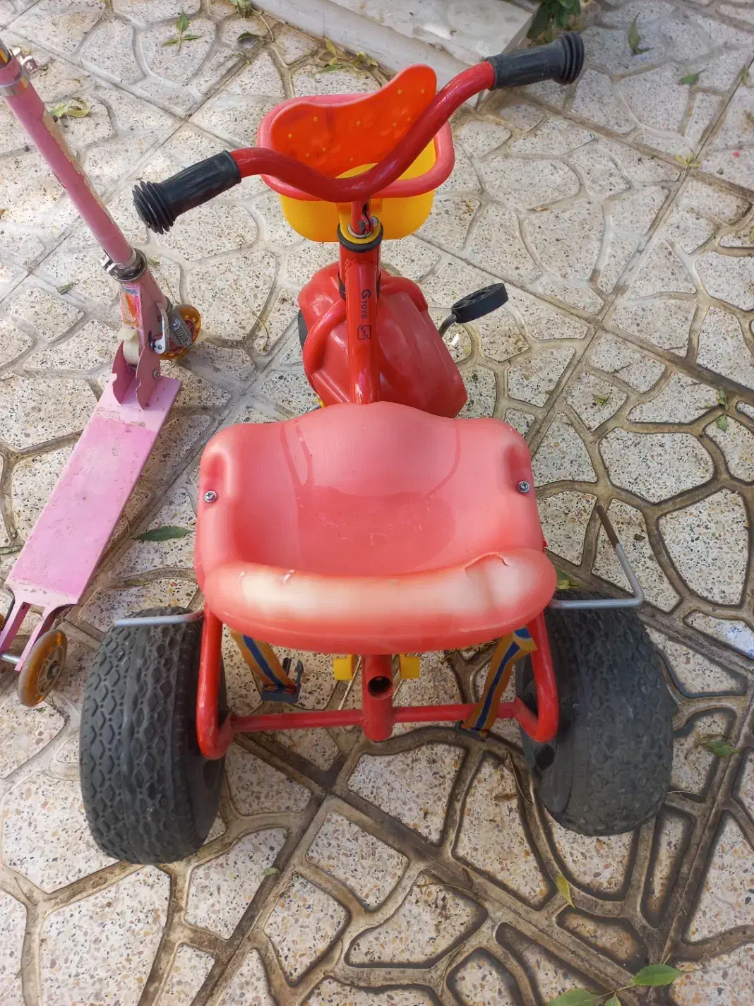 سه چرخه درحدواسکوتر..۱عددرگال ۲طبقه لباس جنس محکم|دوچرخه، اسکیت، اسکوتر|ملایر, |دیوار