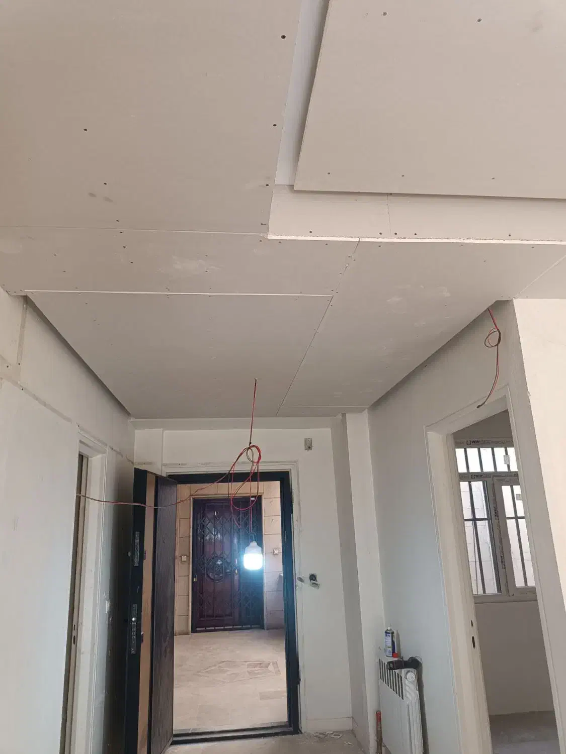 گچ کاری ساختمان سفید ۷۵خاک۱۲۵|خدمات پیشه و مهارت|لاهیجان, شهید آوینی|دیوار