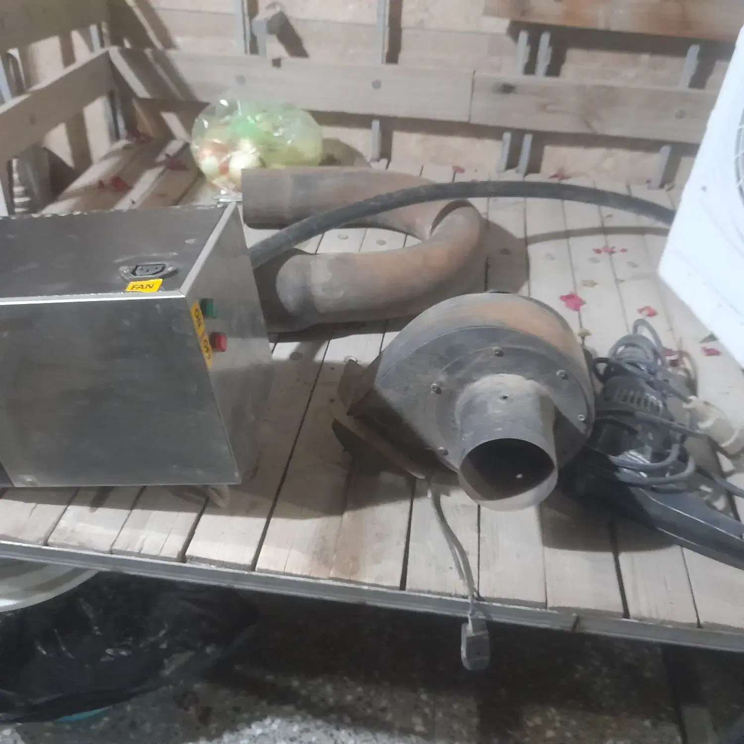 گرماتاب‌گازی‌tu|بخاری، هیتر، شومینه|قم, شهر قائم|دیوار