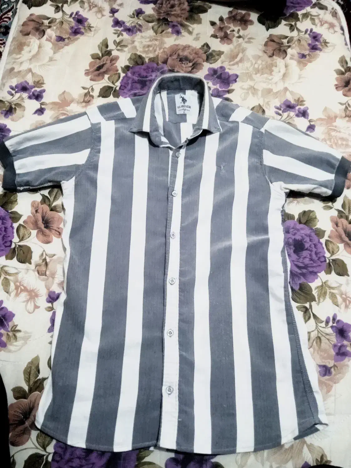 دو تا پیراهن|لباس|بروجرد, |دیوار