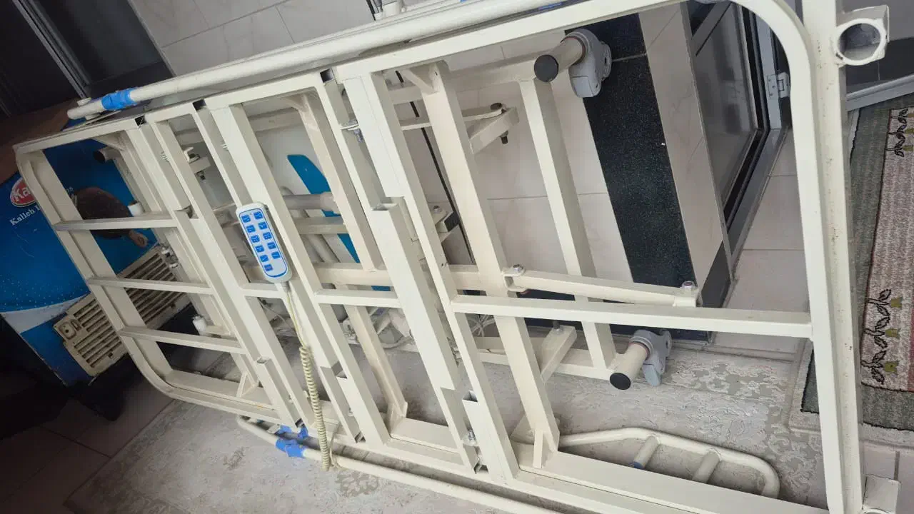 تخت سه شکن بیمارستانی موتور دار|آرایشی، بهداشتی، درمانی|بندر انزلی, پیل علی باغ|دیوار