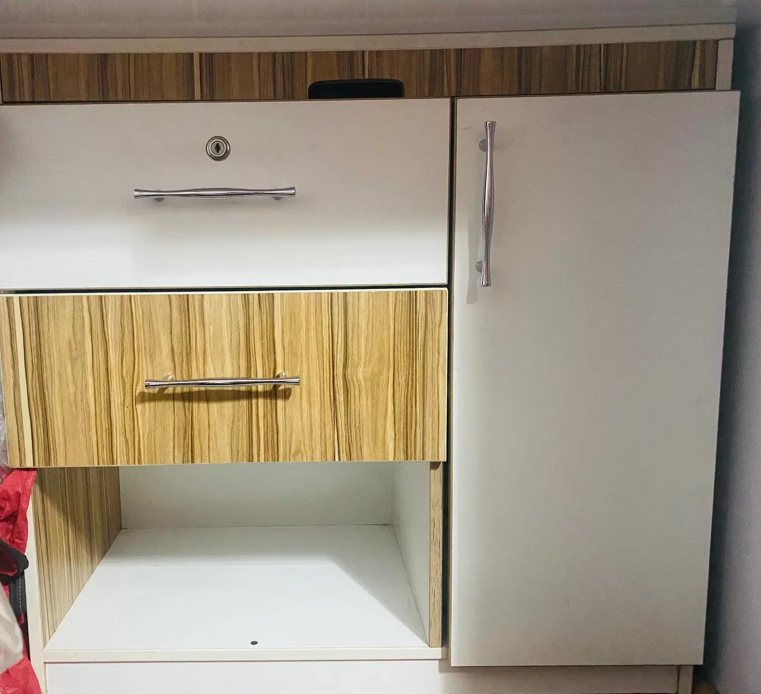 میز کامپوتر|میز تحریر و کامپیوتر|میانه, |دیوار