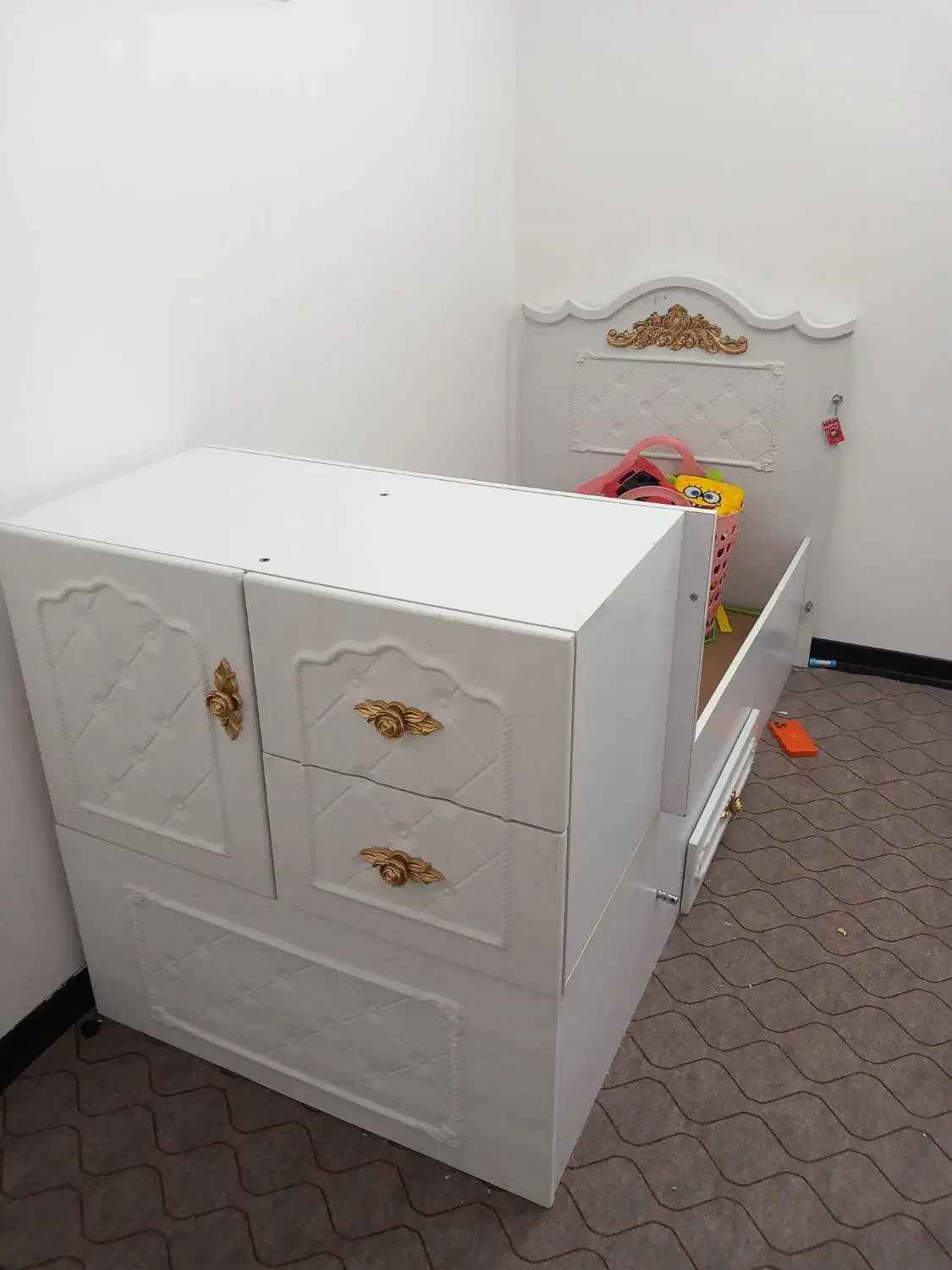 تخت کودک ونوجوان|تخت و صندلی بچه|ساوه, |دیوار