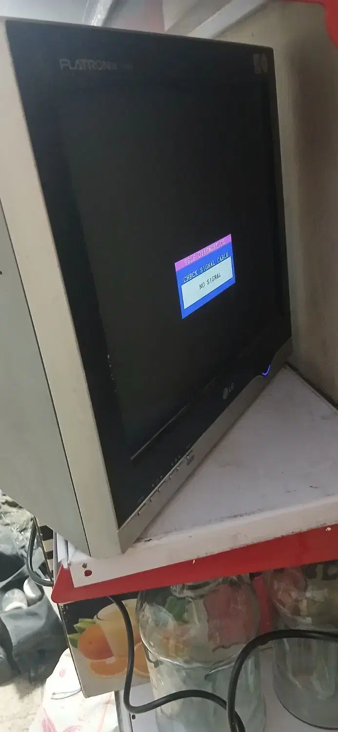 مانیتور|قطعات و لوازم جانبی رایانه|شیراز, پودنک|دیوار