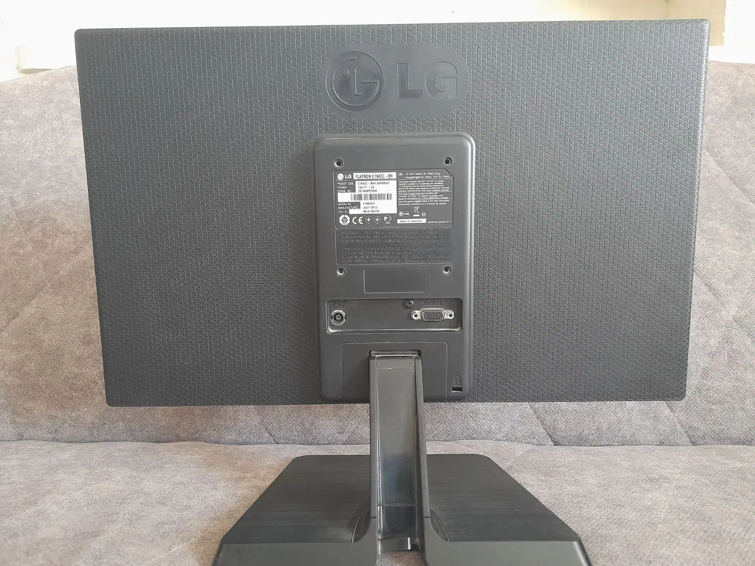 مانیتور ال ای دی ال جی|قطعات و لوازم جانبی رایانه|نی‌ریز, |دیوار