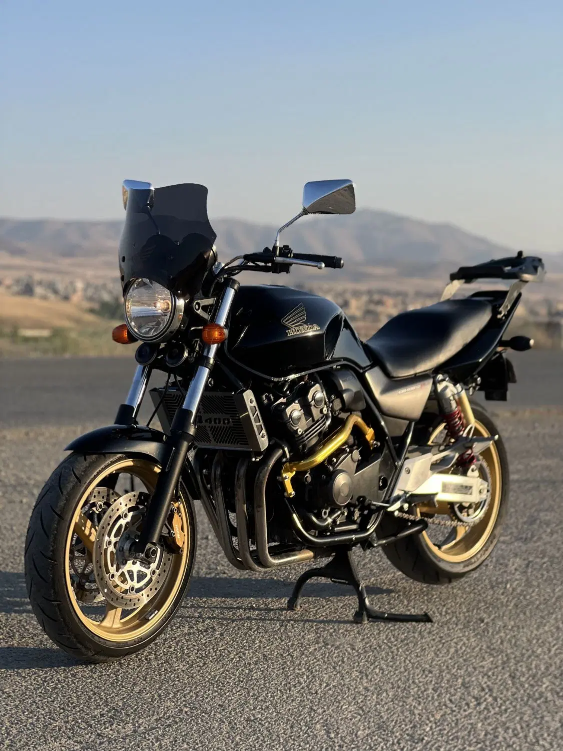سی بی(cb 400)مدل 2013 بی رنگ|موتورسیکلت|تهران, فلسطین (میدان انقلاب)|دیوار