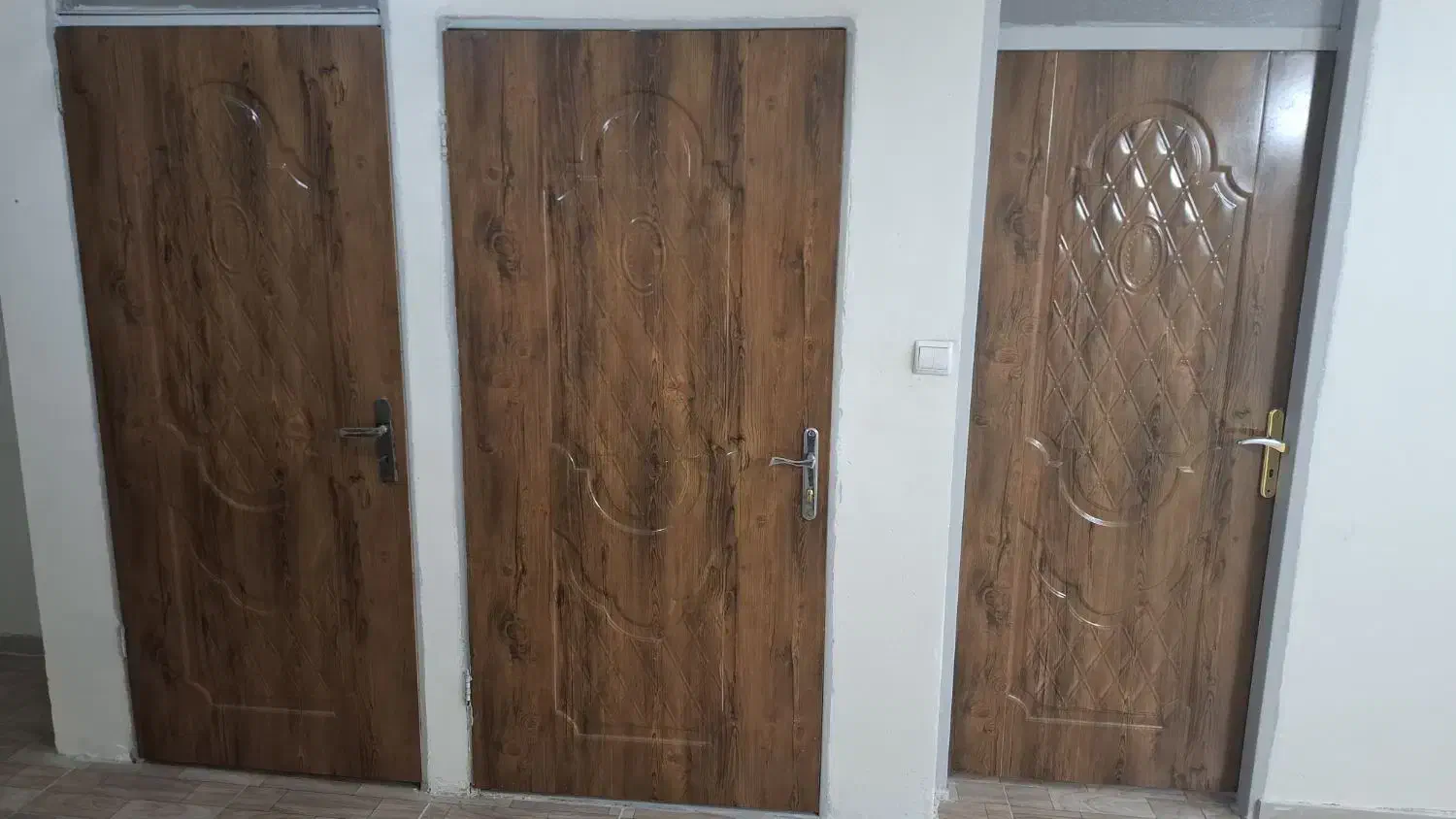 درب اتاق|مصالح و تجهیزات ساختمان|اسلام‌شهر, شهرک واوان|دیوار