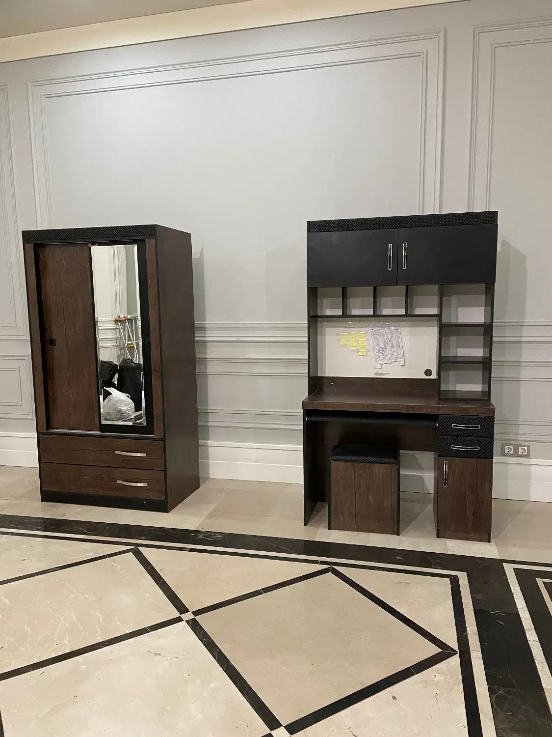 میز تحریر قفسه دار و یک کمد لباس|میز تحریر و کامپیوتر|تهران, زعفرانیه|دیوار