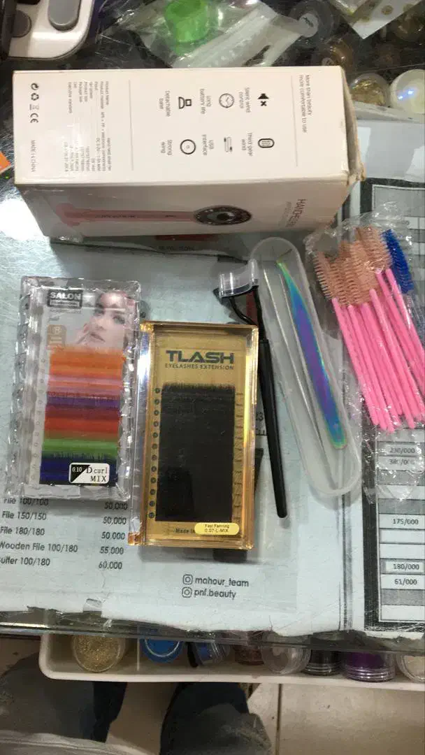 ابزار کاشت مژه|آرایشگاه و سالن‌های زیبایی|اردبیل, |دیوار