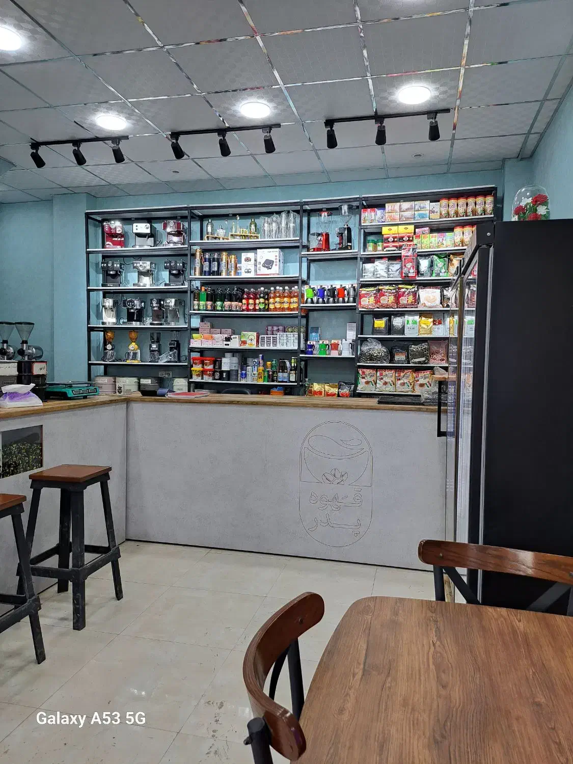 استخدام نیرو جهت کار در کافه پدر|استخدام خدمات فروشگاه و رستوران|رامهرمز, |دیوار