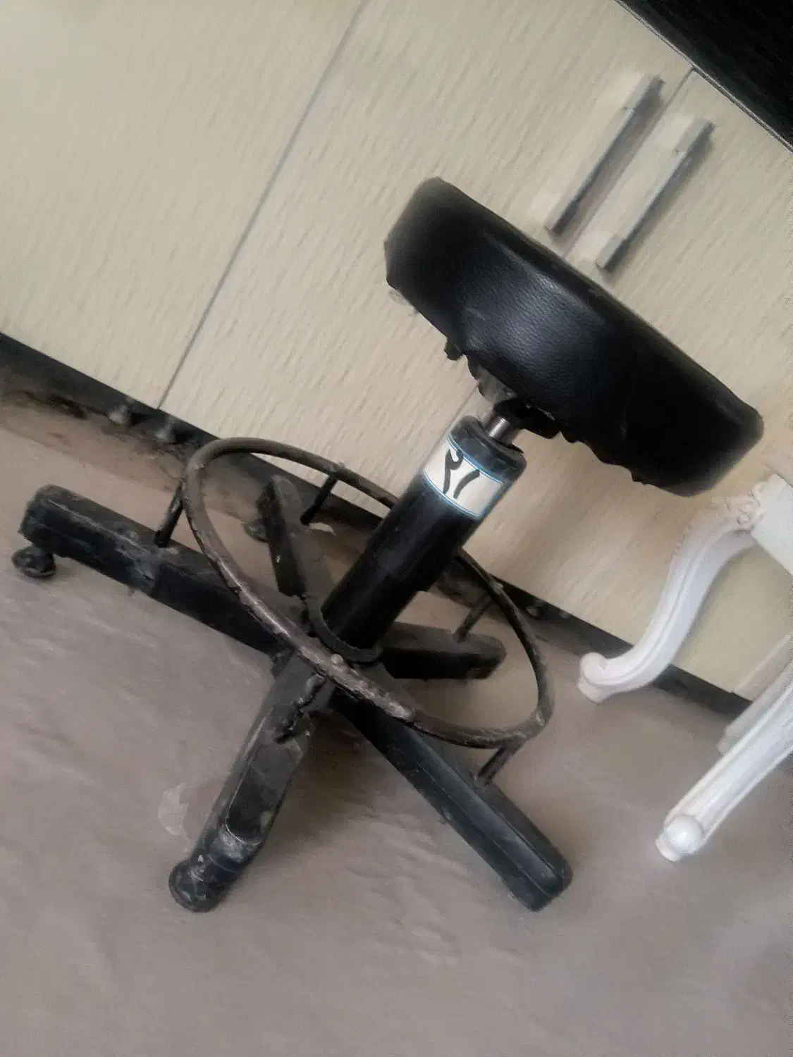 تمام لوازم ارایشگاه درحد نوبفروش میرسد|آرایشگاه و سالن‌های زیبایی|کردکوی, |دیوار