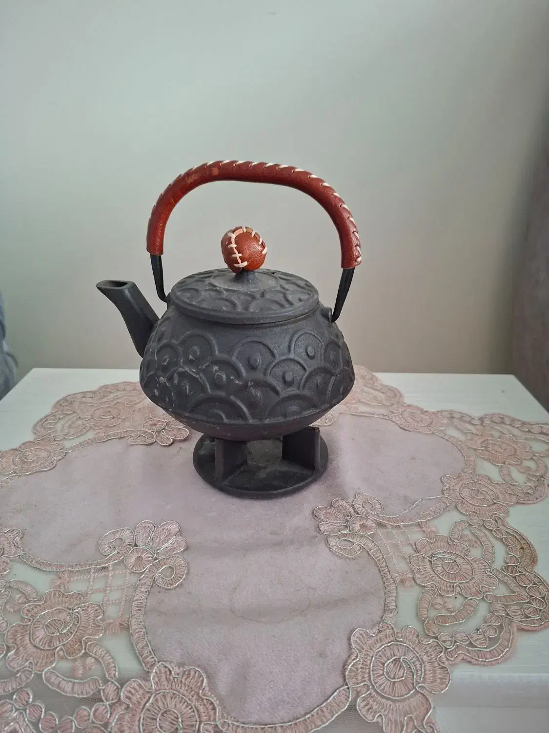 کتری چدنی وارمردار|قوری، کتری، قهوهساز دستی|مشکیندشت, |دیوار