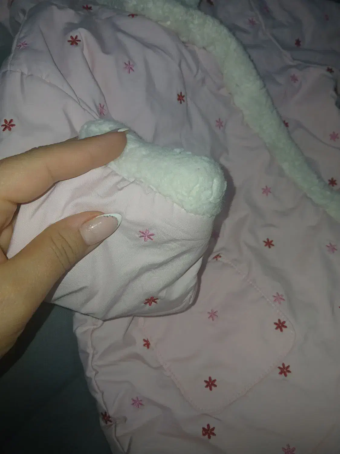 کاپشن|کفش و لباس بچه|بجنورد, |دیوار