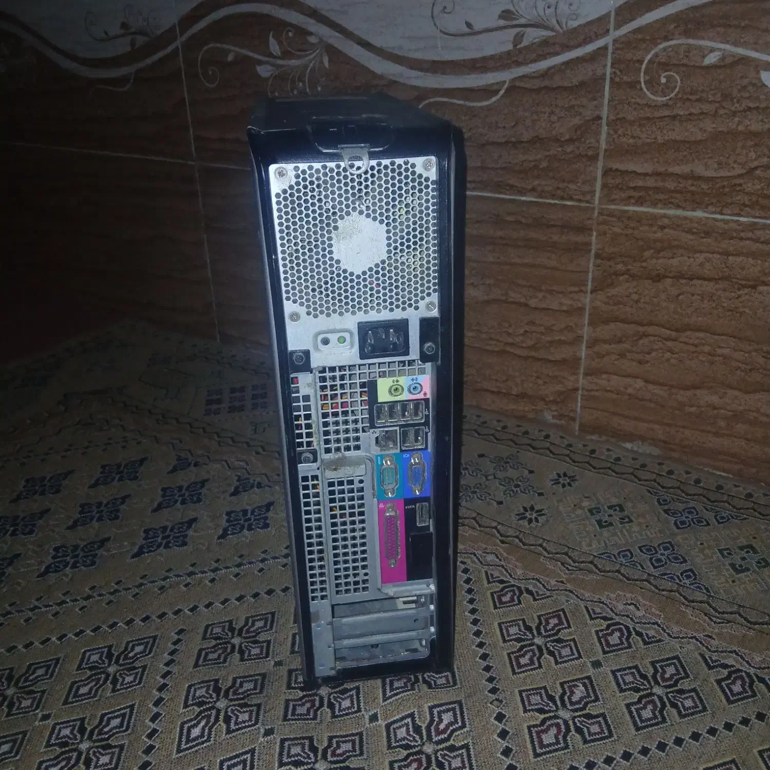 کیس|رایانه رومیزی|قلعه قاضی, |دیوار