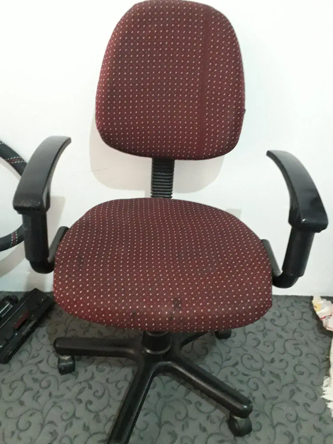 صندلی چرخشی|صندلی و نیمکت|ابهر, |دیوار