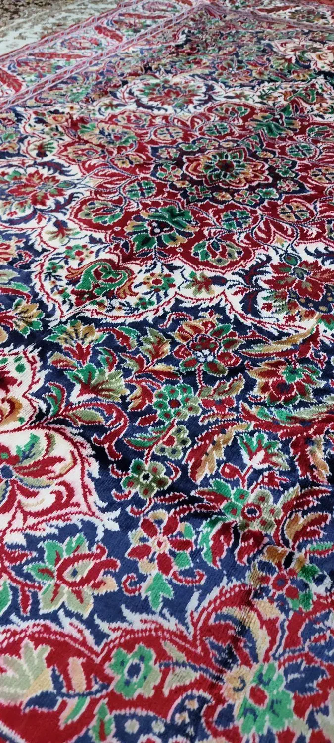 فرش ابریشم خیلی قدیمی|فرش|ارومیه, |دیوار
