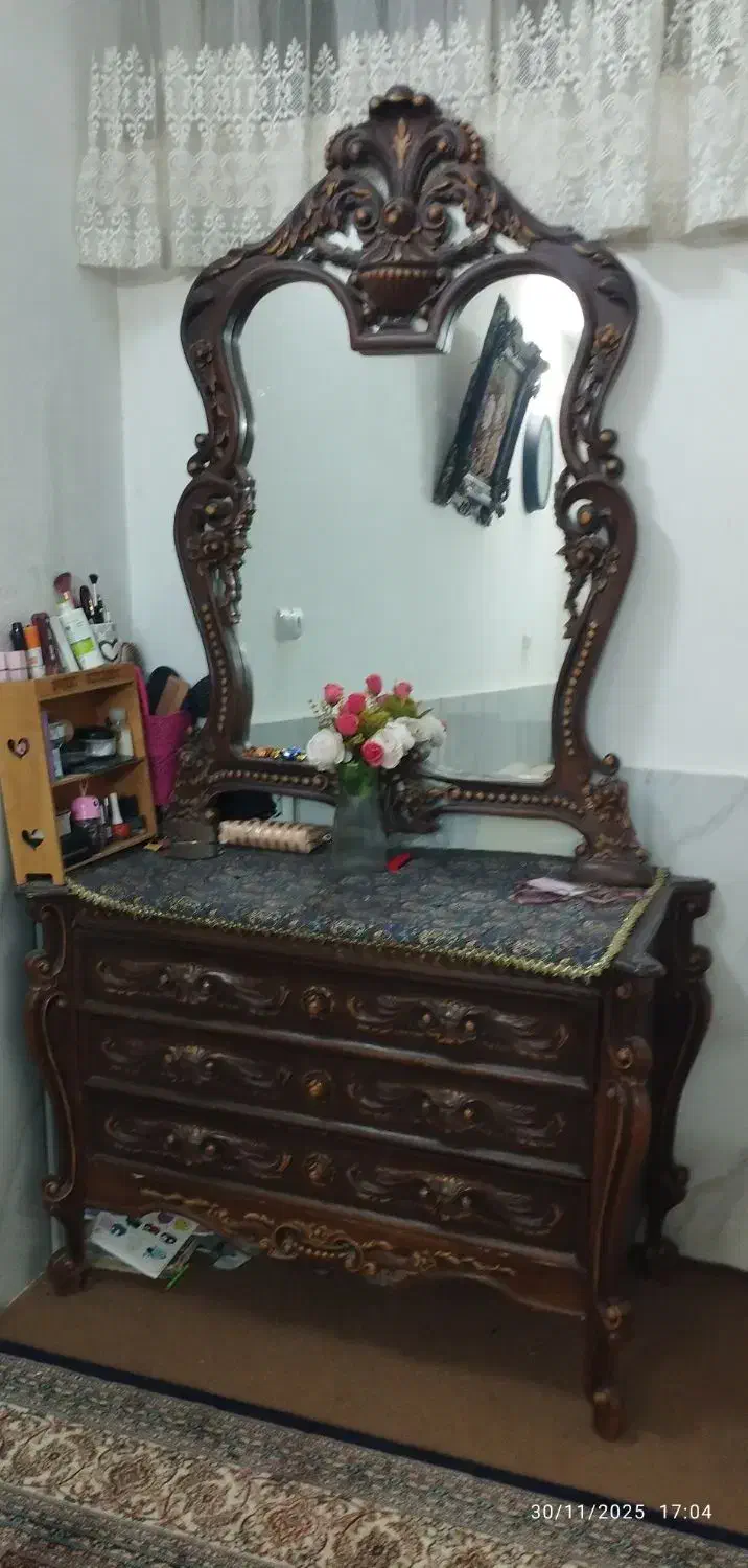 کنسول و آینه منبتی|بوفه، ویترین، کنسول|قم, قلعه کامکار|دیوار