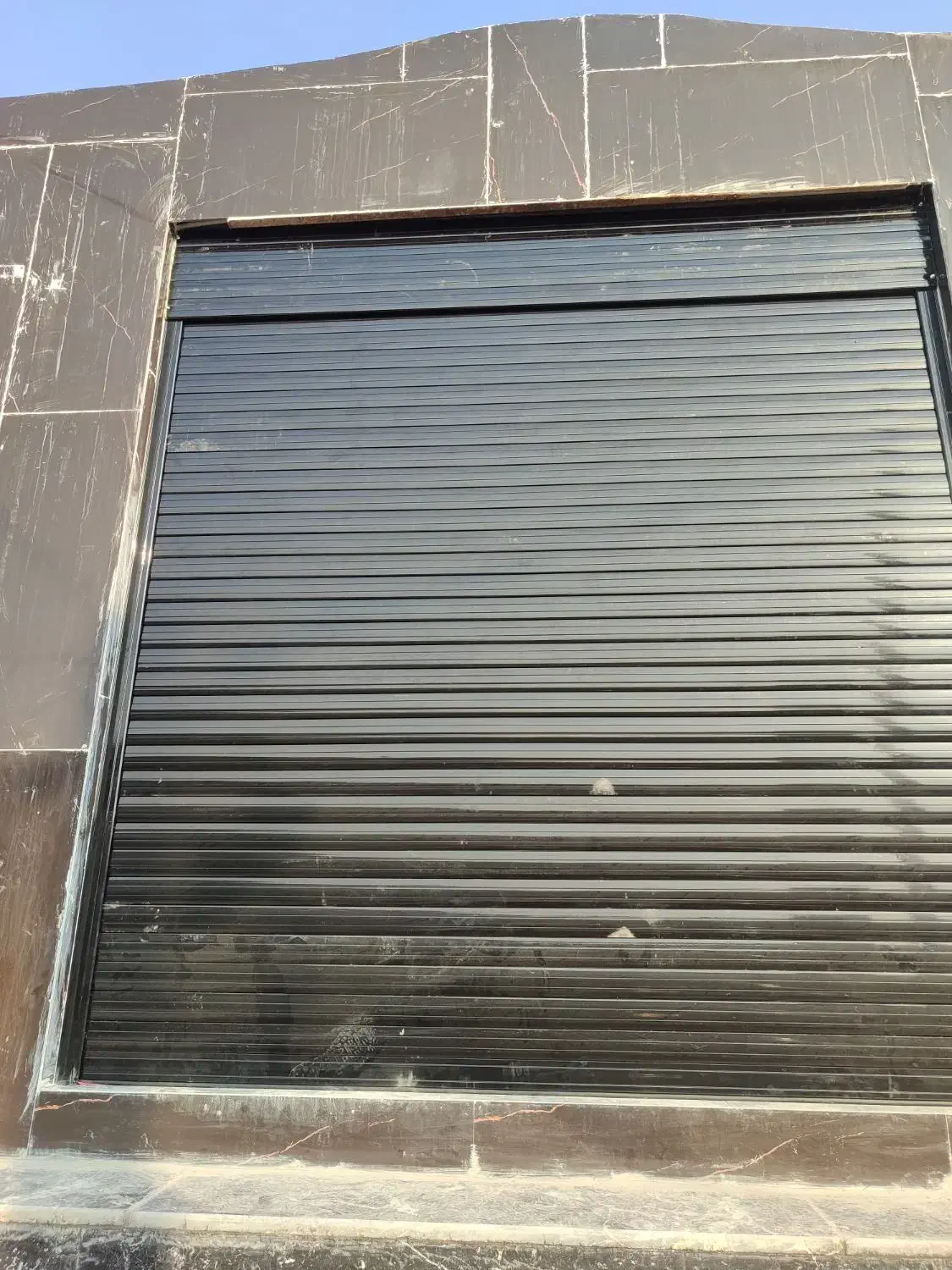 درب کرکره شیشه سکوریت .درب اتوماتیک برقی|خدمات پیشه و مهارت|بندرعباس, |دیوار