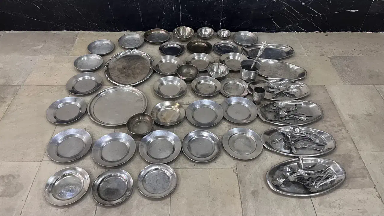 ظروف استیل قدیمی|کلکسیون اشیاء عتیقه|گرمدره, |دیوار