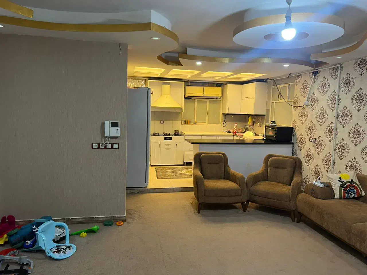 فروش واحد۷۷متری/مریم۱/طبقه بالا/وام دار|فروش آپارتمان|اهواز, کیانشهر|دیوار