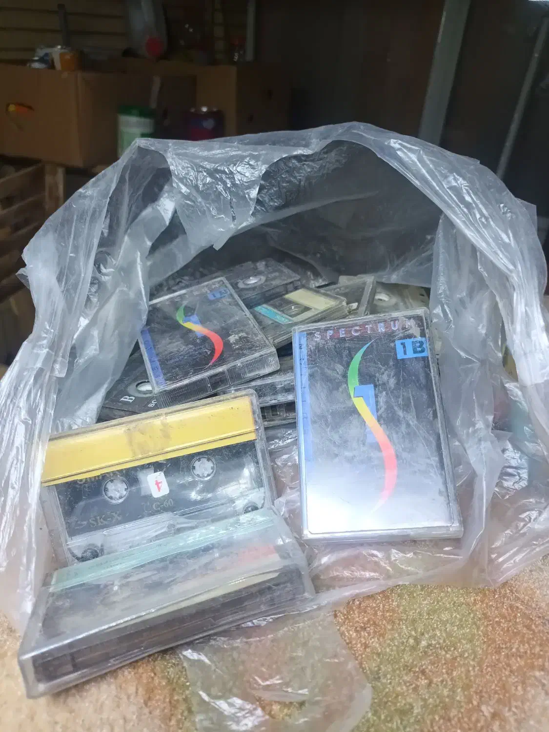 نوارکاست‌فیلم‌ویدیو|فیلم و موسیقی|اصفهان, دستگرده|دیوار