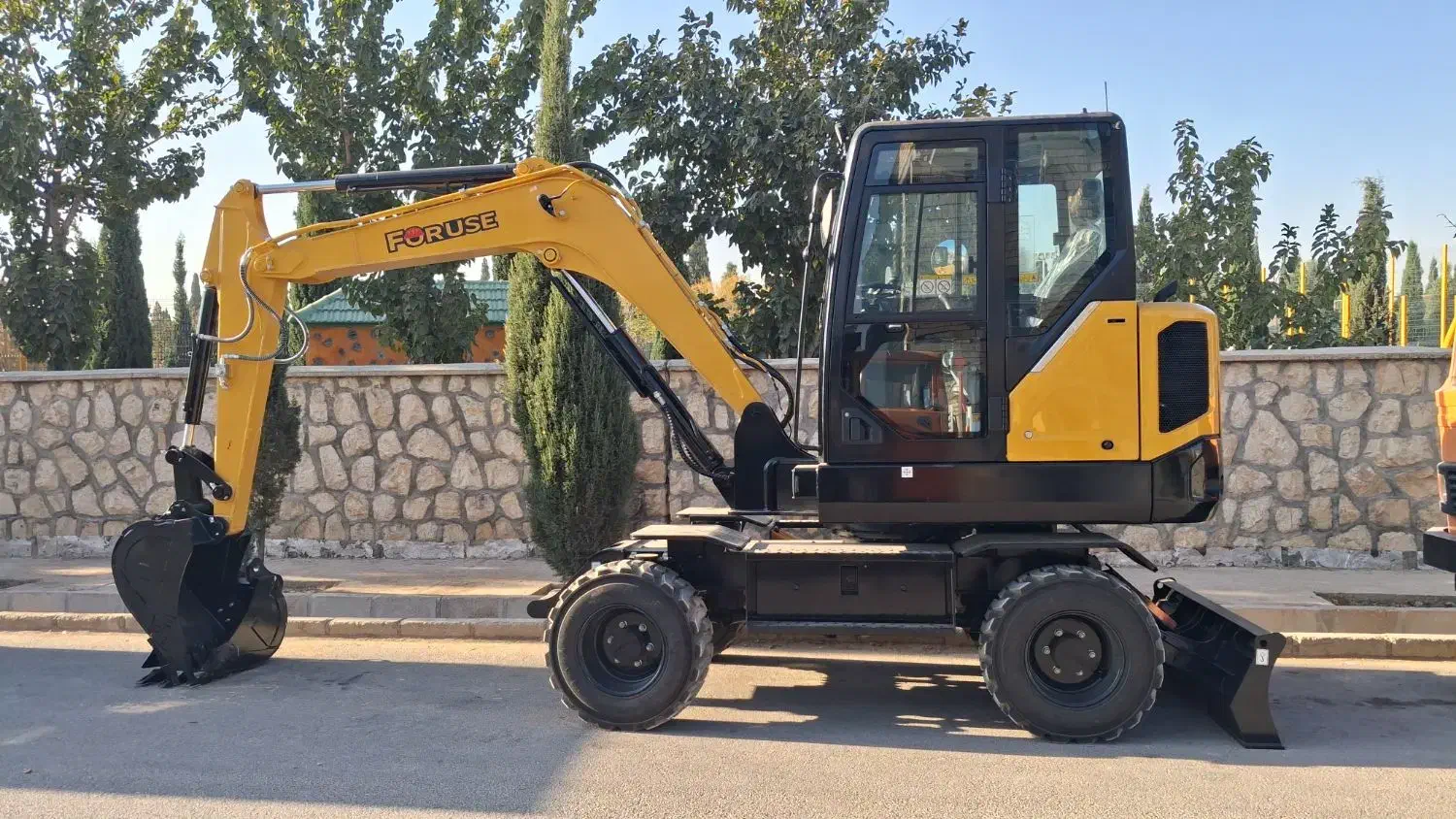 مینی بیل سانی 65 مدل 1404|خودرو سنگین|شیراز, تل حسین‌آباد|دیوار