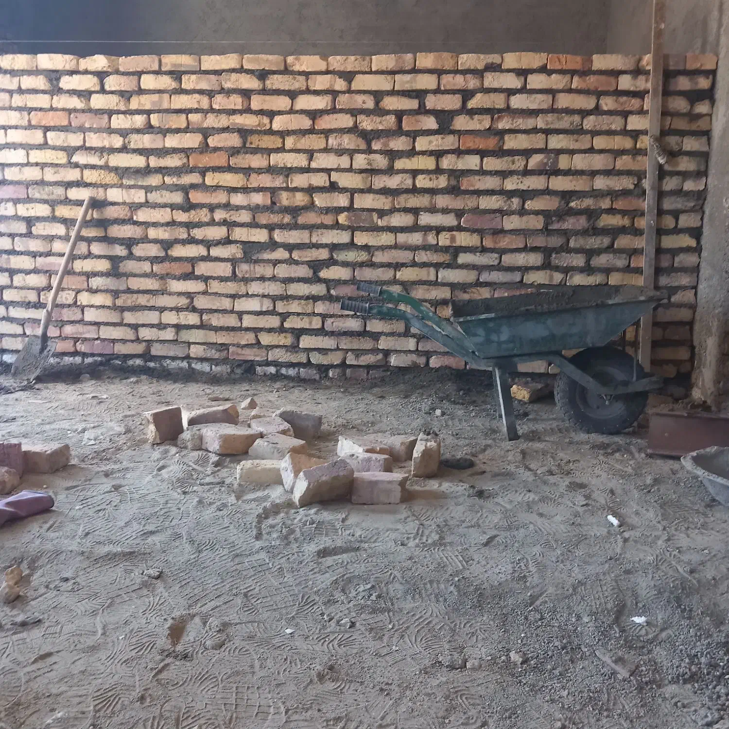 بنای|خدمات پیشه و مهارت|نیمروز, |دیوار