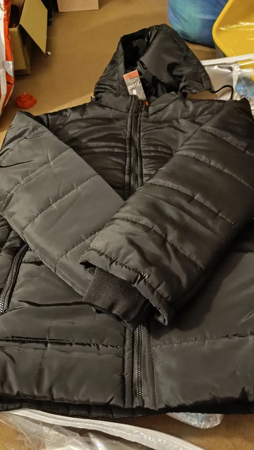 کاپشن|لباس|اردکان, |دیوار