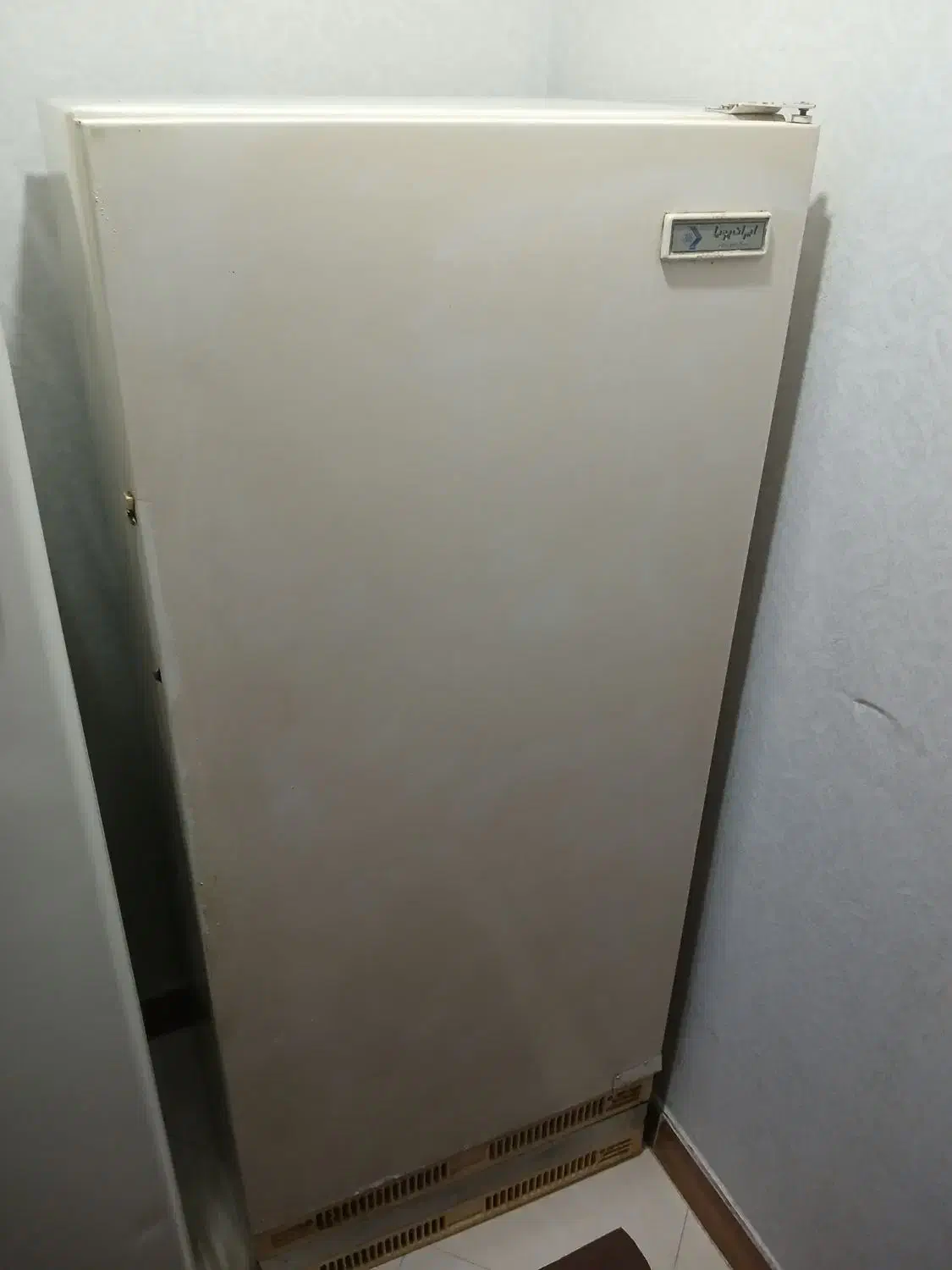 یخچال|یخچال و فریزر|آستانه اشرفیه, |دیوار