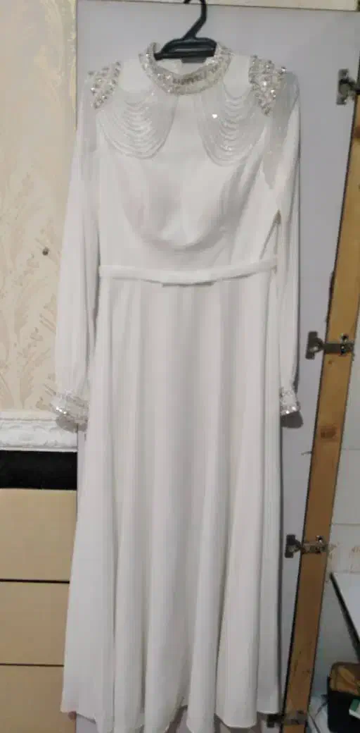 لباس عقد|لباس|اهواز, بهارستان|دیوار