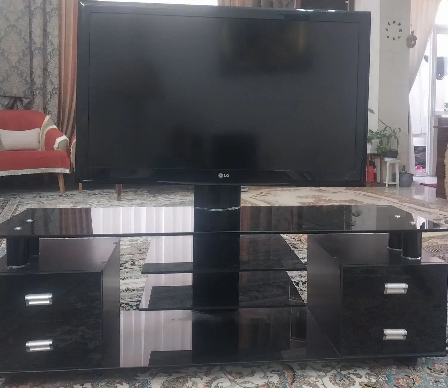 .تلویزیون ۴۳اینچ  lG    سالم|تلویزیون و پروژکتور|اصفهان, ملک‌شهر|دیوار
