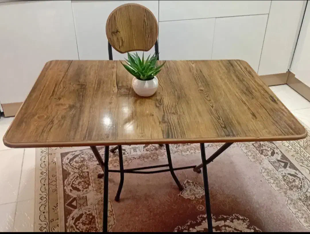 میز صندلی تاشو /۴نفره|میز و صندلی غذاخوری|تربت‌حیدریه, شهرک ولیعصر|دیوار