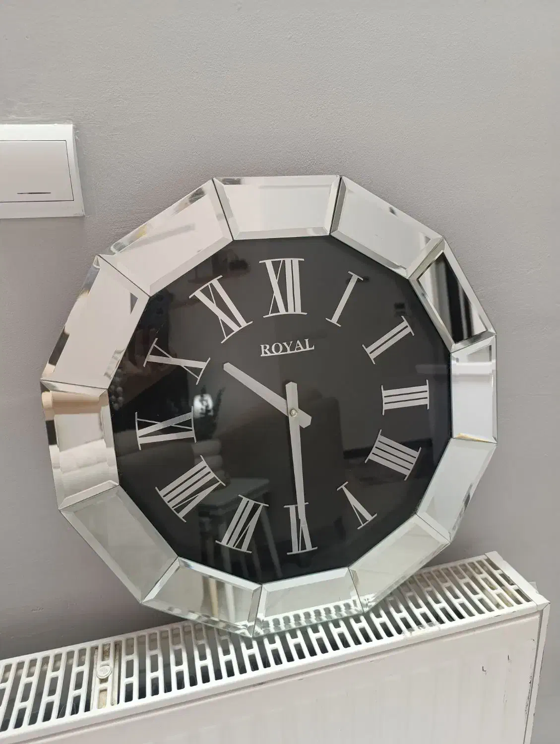 ساعت دیواری آینهای ROYAL در حد نو|ساعت دیواری و تزئینی|قم, پردیسان|دیوار
