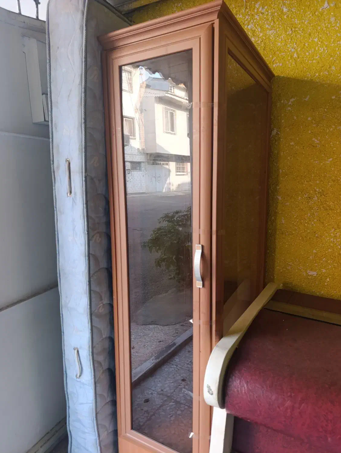 فروش میز کار و ویترین و تشک تک نفره|فروشگاه و مغازه|لنگرود, |دیوار