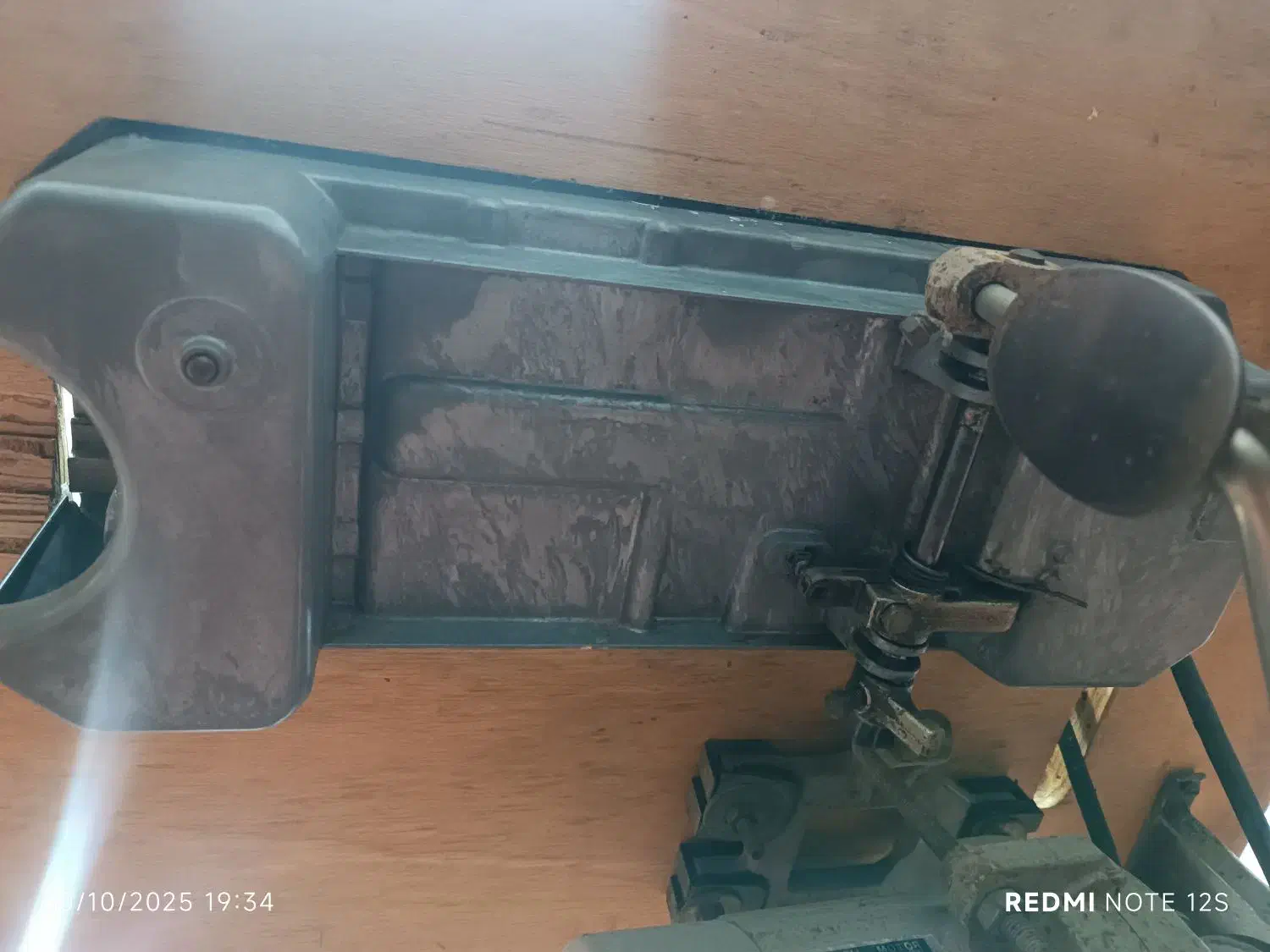 چرخ خیاطی ژانومه|چرخ خیاطی و ریسندگی|یزد, |دیوار