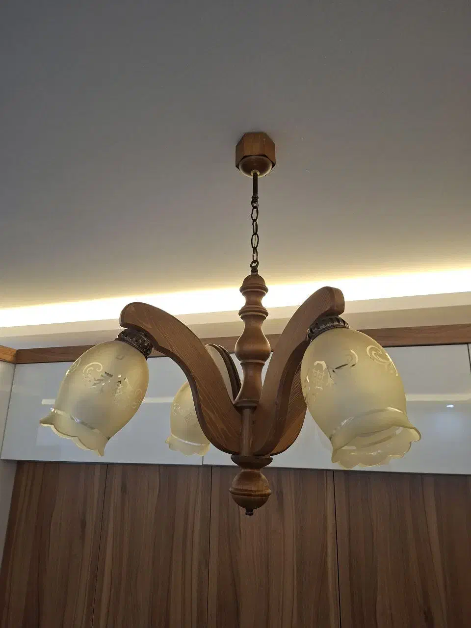 لوستر چوبی 4شاخه|لوستر و چراغ آویز|مشهد, یاس|دیوار