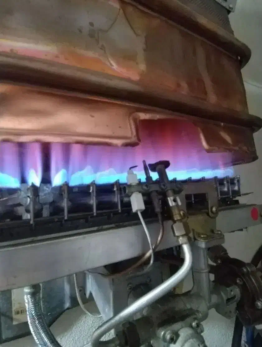 تعمیر نصب آبگرمکن و پکیج حتی در محل در اسرع وقت|خدمات پیشه و مهارت|بروجرد, |دیوار